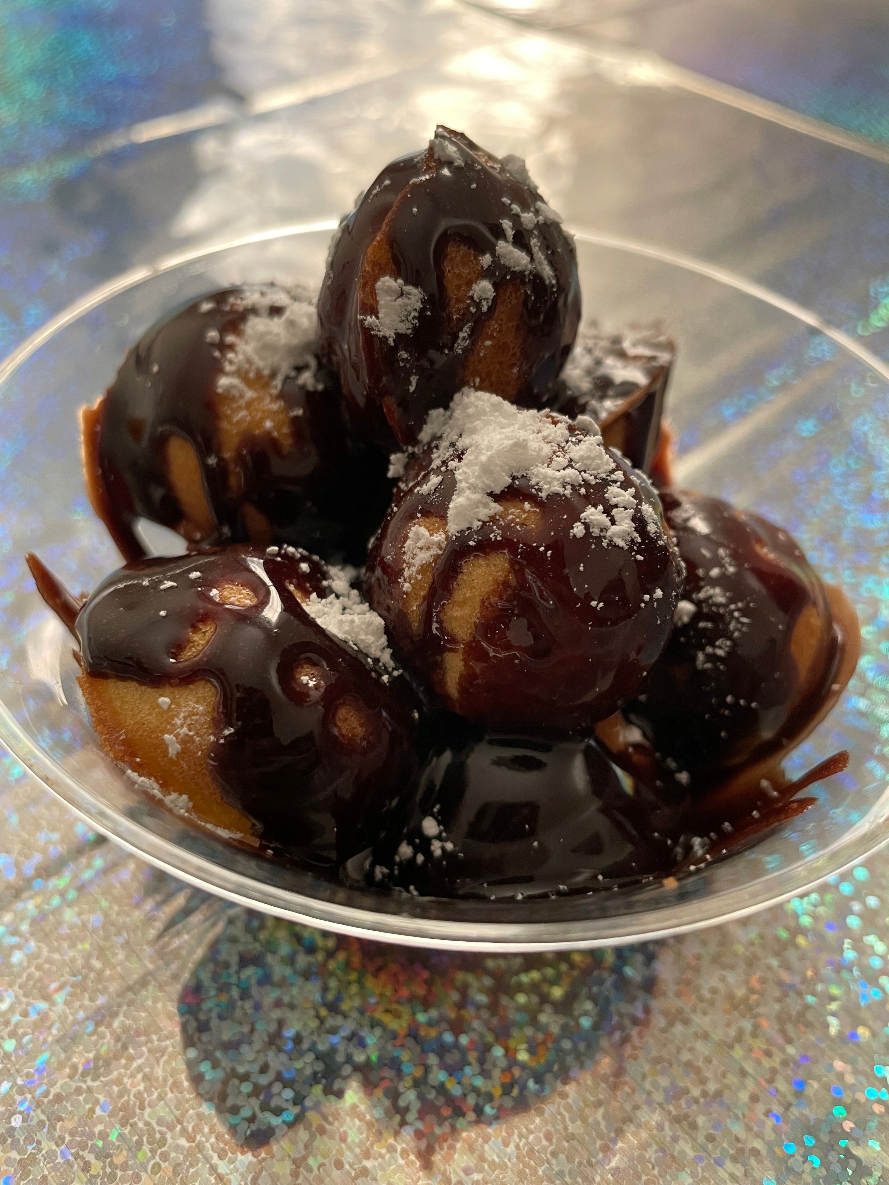 Classic Yellow & Chocolate Icing Cake Cup